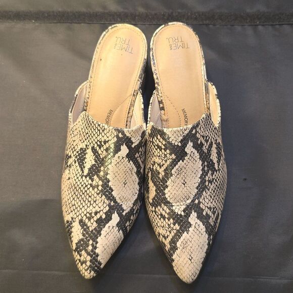 TIME AND TRU SNEAKING BLOCK HEEL PLATFORM MULE SHOE - Picture 2 of 16